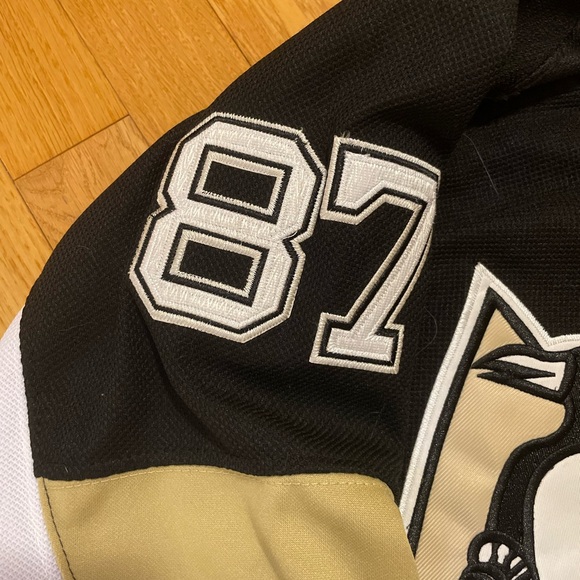 Official NHL Sidney Crosby Jersey from 2016 season WORN ONCE - Picture 6 of 7